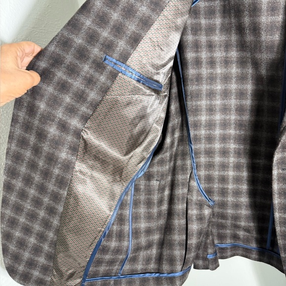 Daniel Hechter brown and Gray wool Sport Coat with windowpane plaid 42S - Picture 9 of 10